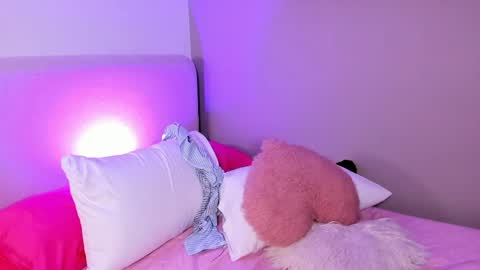 Snapshot of gaiabaker chatting on 04.10.26 Gaia Baker online show from 04.10.26