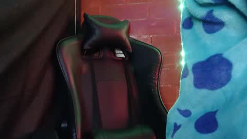 Snapshot of gakomenoshida chatting on 02.18.25 Kate 3 online show from 02.18.25