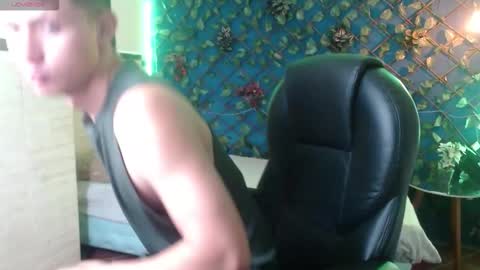 garuo_18 online show from 11.20.25