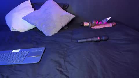  Usagi  online show from 09.25.25