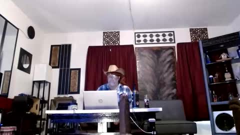 gatewaylaptop2019 online show from 10.27.25