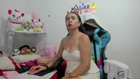 Snapshot of gatitasexy_hot_wet4u chatting on 12.14.24 Mfe online show from 12.14.24