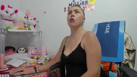 Snapshot of gatitasexy_hot_wet4u chatting on 03.06.25 Mfe online show from 03.06.25