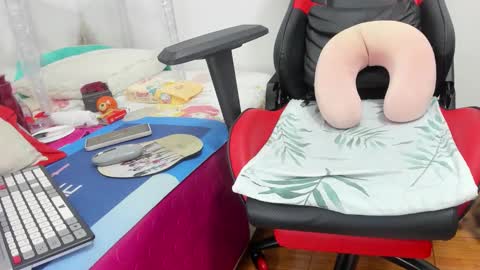 Snapshot of gatitasexy_hot_wet4u chatting on 10.18.25 Mfe online show from 10.18.25