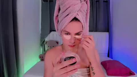 Snapshot of gatitavenecis1 chatting on 03.02.26 Vnecis Marn online show from 03.02.26