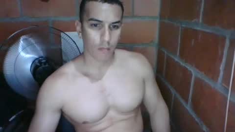 Snapshot of gattitosexy_95 chatting on 08.07.26 gattitosexy_95 online show from 08.07.26
