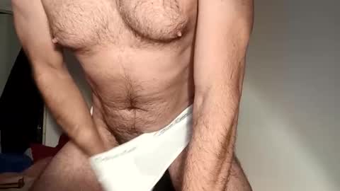 Snapshot of gay_pole chatting on 10.31.25 gay_pole online show from 10.31.25