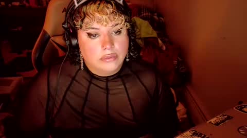 Trans Exhib Mommie online show from 01.13.26