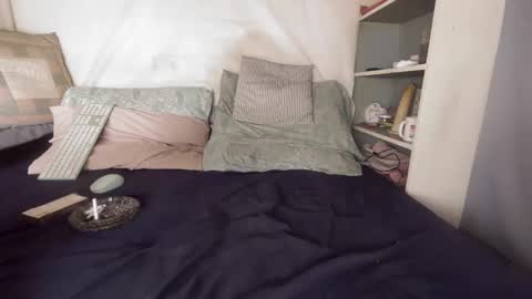 Snapshot of gayrobbin chatting on 11.22.25 gayrobbin online show from 11.22.25