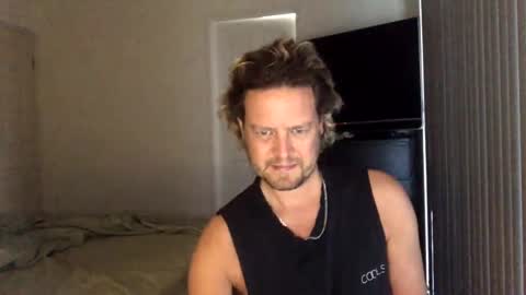 Snapshot of gcsurfer81 chatting on 12.19.24 gcsurfer81 online show from 12.19.24