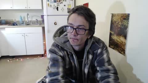 Snapshot of gdanch chatting on 01.04.25 G online show from 01.04.25