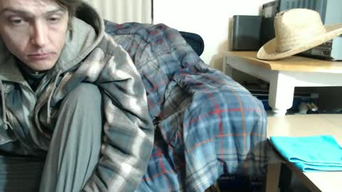 Snapshot of gdanch chatting on 01.09.25 G online show from 01.09.25