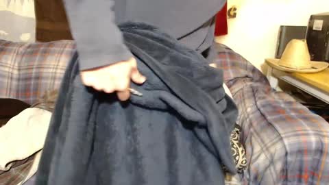 Snapshot of gdanch chatting on 01.16.25 G online show from 01.16.25