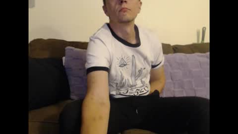 Snapshot of gdanch chatting on 11.01.25 G online show from 11.01.25