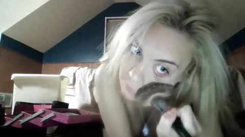 Snapshot of geminincapricorn96 chatting on 12.05.25 geminincapricorn96 online show from 12.05.25