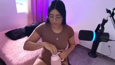 Snapshot of geminis11 chatting on 02.17.26 geminis11 online show from 02.17.26