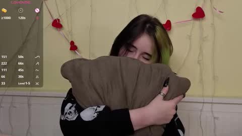 Ilona online show from 10.17.25