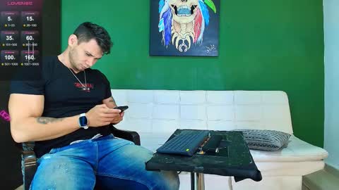 Snapshot of gendersonfit chatting on 11.03.25 gendersonfit online show from 11.03.25