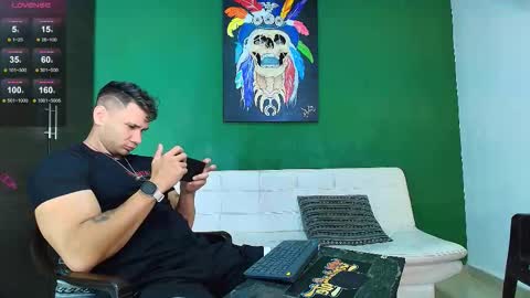 Snapshot of gendersonfit chatting on 11.09.25 gendersonfit online show from 11.09.25