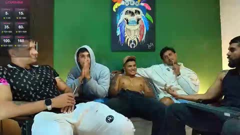 Snapshot of gendersonfit chatting on 11.14.25 gendersonfit online show from 11.14.25