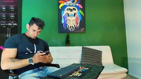 Snapshot of gendersonfit chatting on 11.25.25 gendersonfit online show from 11.25.25