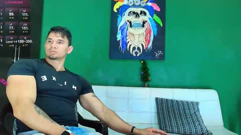 Snapshot of gendersonfit chatting on 11.26.25 gendersonfit online show from 11.26.25