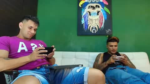 Snapshot of gendersonfit chatting on 11.28.25 gendersonfit online show from 11.28.25