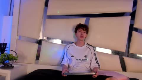 Snapshot of genesis_ask chatting on 11.21.25 Genesis online show from 11.21.25