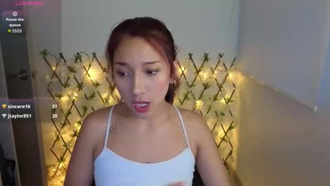 Snapshot of genet_ chatting on 12.14.25 genet_ online show from 12.14.25