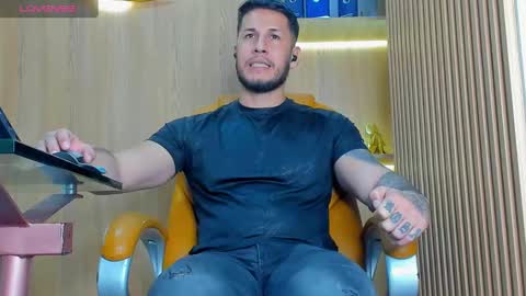 Snapshot of george_diesell_ chatting on 09.09.25 George online show from 09.09.25