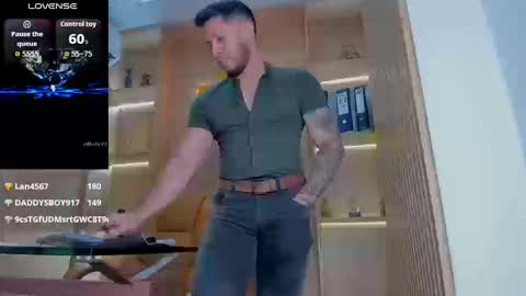 Snapshot of george_diesell_ chatting on 09.21.25 George online show from 09.21.25