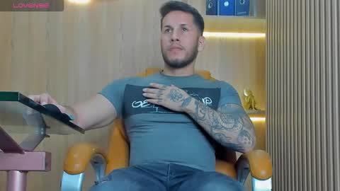 Snapshot of george_diesell_ chatting on 10.19.25 George online show from 10.19.25