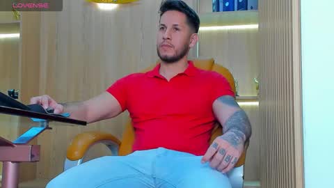 Snapshot of george_diesell_ chatting on 11.02.25 George online show from 11.02.25