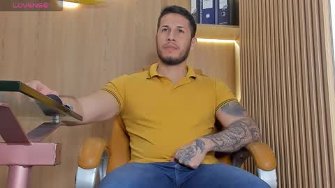 Snapshot of george_diesell_ chatting on 12.13.25 George online show from 12.13.25