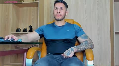 Snapshot of george_diesell_ chatting on 01.10.26 George online show from 01.10.26