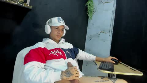 independent model online show from 04.01.26