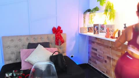 Snapshot of georgina_coule chatting on 12.18.24 Georgina Coule online show from 12.18.24