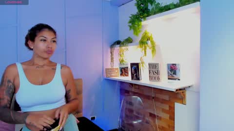 Snapshot of georgina_coule chatting on 12.22.24 Georgina Coule online show from 12.22.24