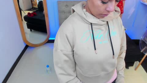 Snapshot of georgina_coule chatting on 12.30.24 Georgina Coule online show from 12.30.24