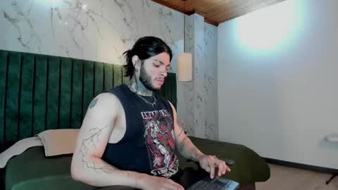 Snapshot of georgios_makris chatting on 12.14.25 Georgios Makris online show from 12.14.25