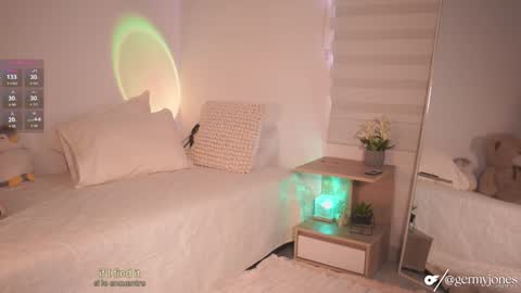 Snapshot of germaine_jones chatting on 01.06.25 germaine_jones online show from 01.06.25