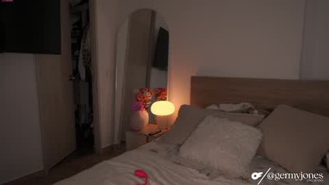 Snapshot of germaine_jones chatting on 10.11.25 germaine_jones online show from 10.11.25