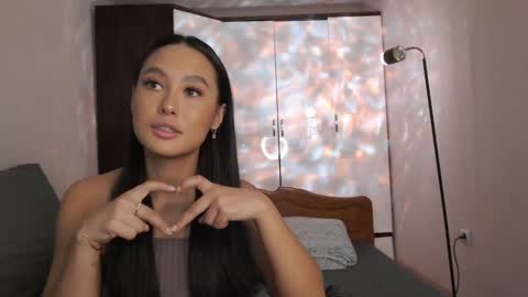 Snapshot of germiona_shine chatting on 02.14.25 Germiona online show from 02.14.25