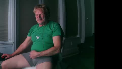 Snapshot of gethyn chatting on 12.09.24 Gethyn online show from 12.09.24