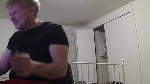 Snapshot of gethyn chatting on 01.13.25 Gethyn online show from 01.13.25