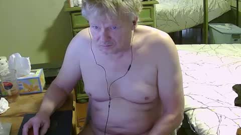 Snapshot of gethyn chatting on 02.07.25 Gethyn online show from 02.07.25