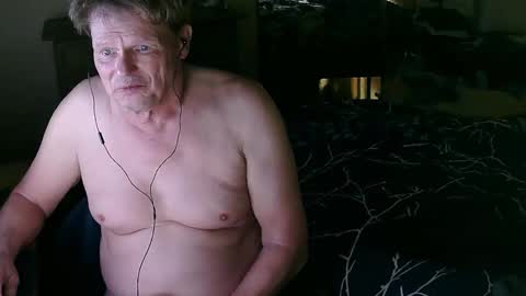 Snapshot of gethyn chatting on 03.11.25 Gethyn online show from 03.11.25