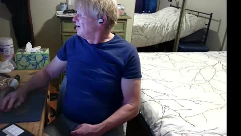 Snapshot of gethyn chatting on 10.12.25 Gethyn online show from 10.12.25