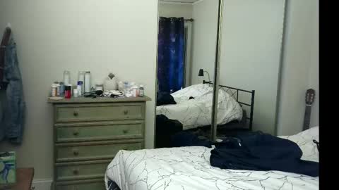 Snapshot of gethyn chatting on 11.22.25 Gethyn online show from 11.22.25