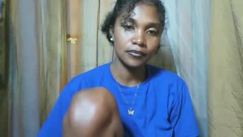 Snapshot of gggloria chatting on 10.21.25 gggloria online show from 10.21.25